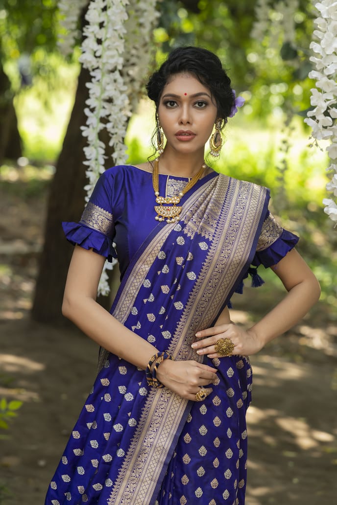 Royal blue #kanchipuram #silk #saree... - Kanchi Pattu Sarees | Facebook